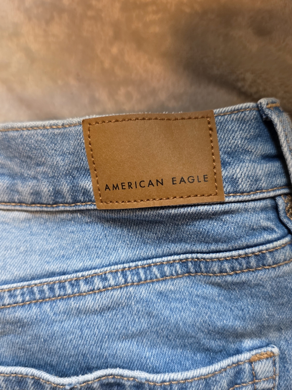 American Eagle Outfitters Women's Straight Jeans in Light Blue Wash Like New - Picture 5 of 5